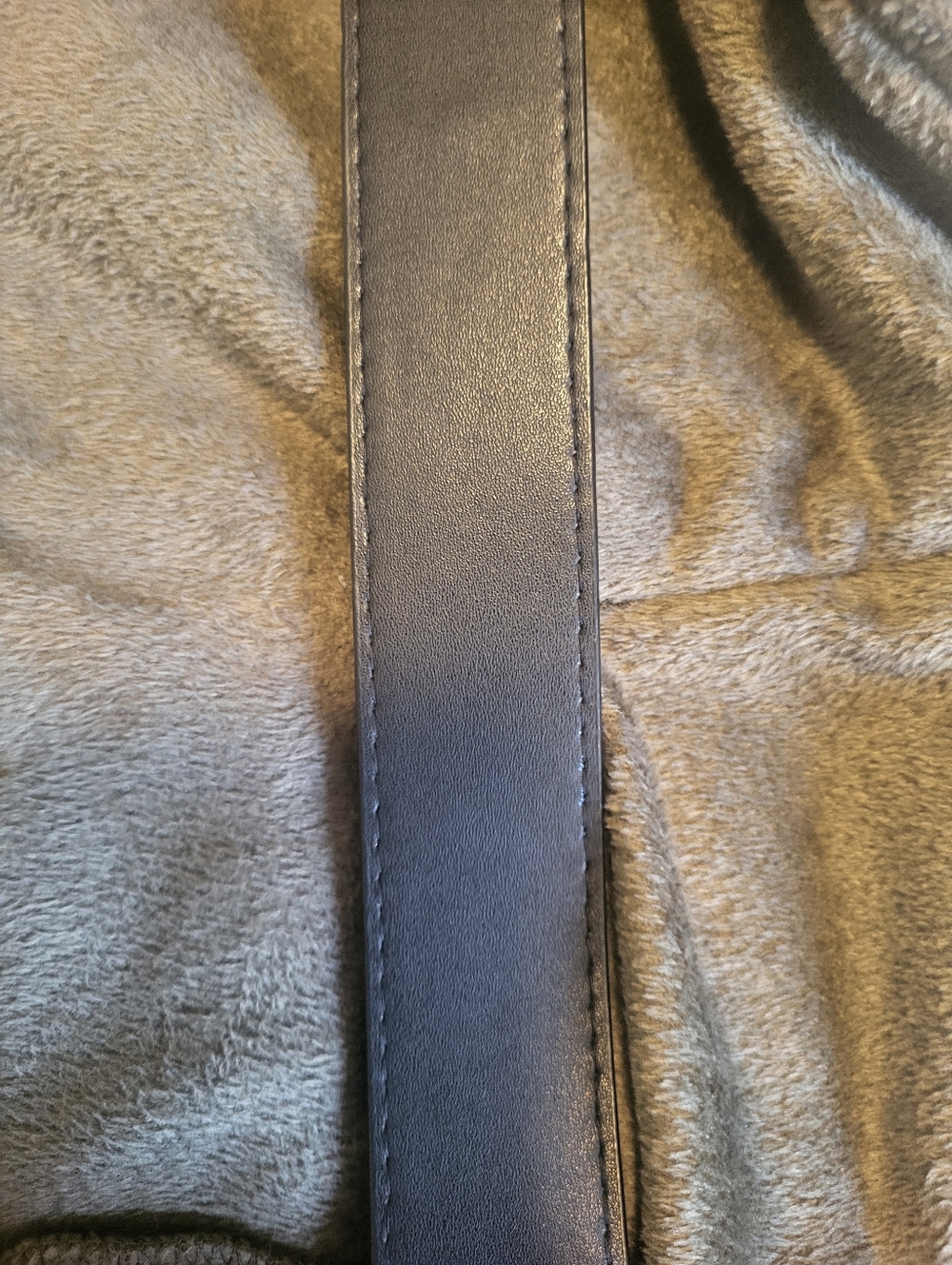 Gucci Black Leather Belt with Gold Double G Buckle - Picture 6 of 7